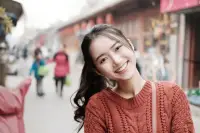 【最美的笑，來自于“自愛、自信、自主”】笑容需要十六塊肌肉。最美的笑容不是練習出來的，是一個人真正“自愛、自信、自主”之后的副產品，是身心靈合一的產物。笑容的“協調程度、自然程度”，往往就是一個人“心理健康程度”。配圖