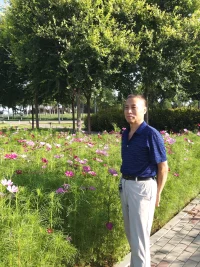 不是苦难成就了我们，是坚强不屈的性格和心态成就了我们。配图