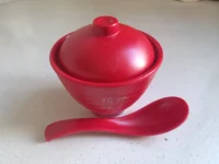 找不到活着的意义，你的做法很多人都做过。不
过失败的人也很多。
你回想一下，想找到生命的意义，是谁的生命意义? 你会说是自己的，那既然是你的生命意义，为什么要到别处去寻找呢。
因为生命就在你的身体里，就在你的心里。可以这样尝试，你感觉那些事情没有意义，逐一去排除。
想必在排除的过程中，用身体去感受，用心去接触，你就会逐渐找到自己的真实想法和感受。
哪些想法和感受让你感觉舒服快乐，那就是你要去做的。
生命的意义一定是你的生命意义！