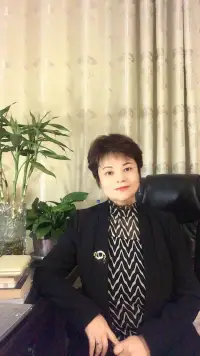 許老師心語心言：存在即合理。即便是情感上的彎路，也是自我認識和自我療愈的必經之路 ，是自我成長的重要組成部分。不放棄、不攻擊、不否定，完全的接納和陪伴自己，給自己充分的寬容、耐心、理解，以及充分的時間和過程，去體驗、感受、覺察和醒悟，允許并陪伴自己，完成蛻變和修煉的每一個步驟和整體的過程，最終把一切轉化成有利于自己成長和完善的正向積極的動力與助力。直到有一天，云開霧散，冰雪消融，春暖花開，遇見更好的自己。配圖