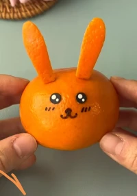愛(ài)是愿義無(wú)反顧與愿焚身碎骨的兩個(gè)人相結(jié)合，來(lái)成就相互守護(hù)的過(guò)程。配圖