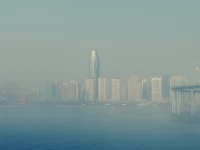 真相或許會像屎一樣，令人難以直視，何況是吞咽…可那是唯一的真相。唯一的發生。只能吞下去才能走過去，才能破局。配圖
