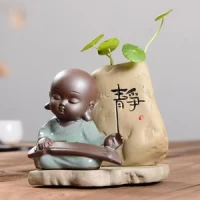 人生如舟，負載過多，難免擱淺。生活中，我們常常會面臨各種機遇和抉擇。如果時時繃緊神經，容不得半點紕漏，就容易陷入內耗、裹足不前。
放松心情，學會與不確定性相處，才能進退有度，讓自己落子無悔。內心松弛，不糾結、不設限，才能步履不停。大家早上好！配圖