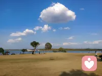 有種說法，每個人與父母都有一場戰爭，孩子贏了的是喜劇，孩子輸了的是悲劇。尤其在青春期，孩子的心理力量薄弱，經濟不獨立，沒有獨立的社會交際。當孩子的叛逆被父母承認，并給予尊重，孩子反而會與自己更好的相處。此時，父母適當地示弱，溫和地引導，能讓孩子的心中充滿力量。父母的每一次強勢，都在削弱孩子的心理力量，阻礙孩子正確認識自己，阻礙孩子從自己的角度認識世界。也許悲喜劇就是從這里開始的。配圖