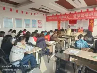 控制欲超强的人，内在虚弱又自恋。虚弱到外界所有的事情都必须如自己所愿，自恋到一旦有一点不如自己所愿，就开始暴怒攻击。
