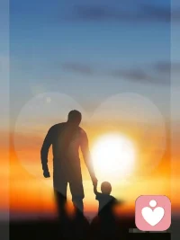 个人的“此时此刻”，充满了他自己和父母过去经验的光明和阴影，也展望了个体自身的未来，父母的未来，甚至他潜在子女的未来。配图