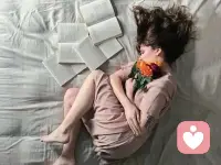 生活中有些人每天都感覺沒意思，好像沒有悲傷也沒有快樂，體驗(yàn)不到自己的情緒，也理解不了別人，無法和他人建立情感鏈接，他們享受生活的能力也很低。咨詢中，幫助來訪者更好的理解自己的情緒是讓他們理解自己，提高處理問題能力的重要一部分。配圖