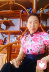 爱，应该是：我在另一个人的世界里敢做自己。