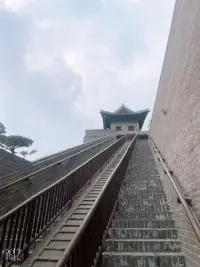 對于在依戀中曾經受傷的人來說，愛真的需要勇氣，來跨越那些固有的恐懼。我們總歸要走出舒適區去冒險，才有機會探索新的東西。配圖