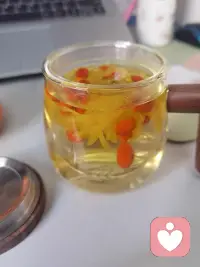 思考和想法有可能出錯，但感受尤其那些濃烈的身體感受永遠是通往內心的最真實的一把鑰匙。 ???配圖