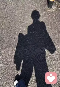 不要去合理化一切痛苦不堪的过去，不要去想象自己是一个从未受伤的人。否认，有时候是对自己的背叛 ！