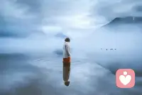 ＃咨詢設(shè)置的意義＃

心理咨詢應(yīng)該一周幾次比較好？原則上每周至少一次。固定的設(shè)置（包括場地、時間、費用）有其心理學(xué)上的意義。國外精神分析治療也有一周三次。國內(nèi)著名精神分析專家曾奇峰老師，也是我很喜歡的一名精神分析流派導(dǎo)師（另一位是李鳴教授），他的設(shè)置是一周2-3次。因為對于精神分析來說，低于這個頻率，就很難與來方建立起深度有效的鏈接。1個小時有時嘎然而止常常給人續(xù)不上的感覺。每次時間隔太久又要重新找回當(dāng)時的狀態(tài)，對來訪也是消耗和折磨。當(dāng)然也要看個案的具體情況。

國外的一名臨床治療博主提出個觀點：應(yīng)由實證決定。非常認同。一般隨著治療談話的深入，高頻的接觸會加深治療的效果，相應(yīng)地，治療的長度也應(yīng)該縮短。到了后期該結(jié)束的階段。雙方可以約定一周一次，甚至半年或一年后一次（回訪和反饋），來驗證治療的效果。配圖