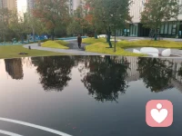 #心理分析#
希臘德爾菲神廟的三條箴言分別是：
認識你自己；
凡事勿過度；
生存與毀滅就在一瞬間。

這三條箴言充滿了哲思，不同文化、不同時代的人都又同樣的表達。認識你自己是蘇格拉底的名言，也是榮格心理分析流派的核心理念（自性化之路），也是我們傳統文化中的明心見性、自知者智。

當你能夠了解自己，就了解了全人類。
能認識自己并接納自己的不好（陰影），能看到自己喜歡或恐懼，也就能看到別人的需要和恐懼。
充分認識自己的人，更容易能做出正確的、自我負責的選擇。然而沒有完美的選擇，任何選擇都需要在熱氣騰騰、一地雞毛的生活里實踐、落地扎根才能開花結果。配圖