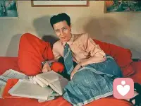 #婚姻#
我和所有人一樣，一半是同謀，一半是受害者。

男子間的友誼，是建立在個人的觀點和興趣上，女子間的交往，則是由于她們處于共同命運。

女性并非天生的，而是環境造就的。
人們將女人關閉在廚房里或者閨房內，卻驚奇于她的視野有限；人們折斷了她的翅膀，卻哀嘆她不會飛翔。但愿人們給她開放未來，她就再也不會被迫待在目前。

----西蒙娜·德·波伏娃配圖