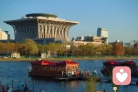 世界卫生组织提出，个体心理健康幸福的标准有四大维度：

第一，能够跟人发生很好的联接，体现在有积极的关系，对社会有贡献，获得归属感，与人共情；

第二要有功能，有很好的智力，获得教育，维持生活，做出健康的决定，能够学习新的技能；

第三个叫作良好的应对，应对压力，适应变化，接受新思想，做出复杂的选择，理解和管理情绪；

第四个维度叫作茁壮成长，能认识自身能力，感觉良好，找到生活的目的，考虑自己和别人的幸福。配图