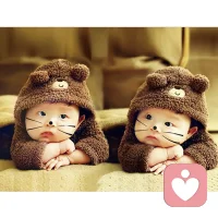 #育儿焦虑#很同意张沛超的看法，无用之用，其用甚大。以往的教育太关注有用了，反而忽略了美和体验。如果我们能体会到所学即所爱，那么，做每一件事都能带着热爱去体验、去享受和创造。

张沛超说：如果我们用“管状视野”看待考试，可能会放大考试焦虑本身。我们需要让孩子体验到更大的整体，知道生活中除了考试还有很多其他事情。

●老师和家长最好为孩子划出一块管状之外的区域，一块“自留地”，并很好地保护起来。在这个区域里没有评比，可以让孩子尽情充电；
●去发现孩子是否有一些爱好，孩子在做这些事情的时候很容易陷入心流（投入专注，坐忘的状态），在做事本身获得正反馈；形成习惯。
●开拓和培养孩子有没有充电型的关系，也能缓解考试焦虑。

因为多年后我们会发现，最和我们幸福质量相关的是爱好、兴趣、和谐的人际关系以及那些看上去不怎么有用却能滋养心魂的美好事物。配图