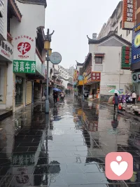 雨降桂林第三天，
清晨、寧靜、上學的孩子上班的成人
去咨詢室的心理咨詢師們！
新的一天，追求更好的自己！配圖
