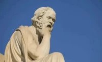 高級的善良是一種智慧，是在對事情的基本事實(shí)進(jìn)行完整認(rèn)知，同時又對事物發(fā)展規(guī)律進(jìn)行詳細(xì)審視后，做出的最佳選擇。


既要做善良的人，也要做智慧的人。沒有智慧的善良有時會淪為惡的幫兇。

比善良更善良的，是智慧。配圖