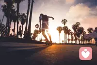 真正的時間是我們內心感受到的過程，這是心理時間，而物理時間在很大程度上也是取決于心理時間的。
于是，對于痛苦，我們感覺時間好漫長啊。而對于快樂，好像很快就過去了。
讓心靈的時鐘穩穩地走，對快樂與痛苦的感受會變化的。配圖