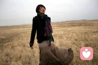 如果過去不堪回首，那么埋葬的，只能是“過去”，而非自己；
如果人性難以直視，那么，只能于無底的深淵奮撲而起，千百次地救自己于水火之中。配圖