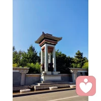 正念練習的三個要點：覺察、當下、不帶任何評判。配圖