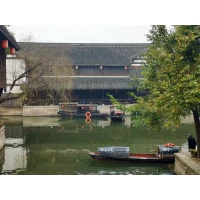 不要提前焦慮，也不要預知煩惱，生活就是見招拆招，日落歸山海，山海藏深意。回頭看看你已經(jīng)不知不覺挺過了很多磨難，練出了一邊崩潰一邊堅持的你。配圖