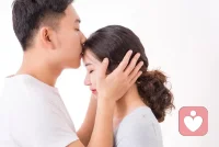 愛的三重境界: 性、色欲和愛情。
真正的愛情既不需要肉體的覺醒，也不需要它的滿足，但它會為肉體覺醒和滿足服務。配圖