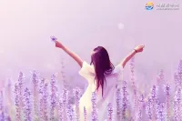 人生不是用来讨好别人的，而是要善待自己。配图