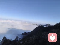 与爱我相比，我更在意你怎样爱我！
爱，从来都不是简单的事情，更不是山盟海誓地说说而已。
但很多人却不知道这一点，他们误认为爱就够了，爱能搞定一切，于是就出现了以下问题：
我那么爱他（她），他（她）为什么不接受我？
我们那么相爱，为什么还会经常吵架？
我们曾经那么相爱，为什么还是走到了离婚的地步？
因为，与爱相比，更重要的是怎样去爱。
爱，是本能；怎样爱，则是能力，是智慧。
爱的能力具体可以分为4个部分：关心、责任、尊重、相知。
如果你在爱的过程中遇到了问题，可以从这4个方面做一下自我检视，找一找是哪方面的能力需要提升。