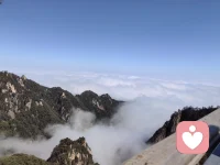 为什么，你会被他人消耗？

身边的人是怎么消耗你的呢？一是通过批评、指责、挑剔、无理取闹，让你觉得自己一无是处。二是通过卖惨、可怜、提要求，让你觉得自责内疚。总之，是对你做了一些负能量的事，企图吸走你的能量。
但你是怎么被消耗到的呢？其实他人做什么，不足以导致你被消耗。有人找我借钱，我就变穷啦？我同意持续借才会变穷。消耗你的其实是：不反驳，不拒绝，不离开，你执行了“三不”政策，是你的没有界限在消耗你。
凡是你选择维系的，必然是好处大于坏处。因此你要思考的不是如何不被消耗，而是什么让你留在了被消耗里？是孤独和低价值感。



他人的负能量，其实是在对你主动索取。虽然他们在索取，但他们对你很主动，他们觉得你很重要，他们很需要你。被需要的感觉让你觉得自己很棒。

怎样摆脱被消耗的关系呢？很简单，建立自已的价值感，建立新的关系！成长咨询就是帮你实现这个目标的。