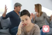 父母的臉色，就是孩子整個世界的顏??色！配圖