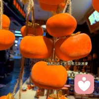 你不必乞求任何人的認可，不必踮起腳尖去結識誰，也不必彎下腰去維系任何關系。記住，真正吸引人的，是你那份真誠與自信的光芒，是你敢于展現真我、不卑不亢的姿態。而不是你故作謙卑，討好人的樣子。配圖