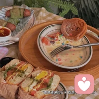 執(zhí)念這個東西一旦放下，
再重要的事都變得無關(guān)緊要了。
生活不是誰離不開誰，
而是自己能不能放過自己。
別讓過去的糾纏，
耽誤了未來的精彩。
學(xué)會釋懷，
不是軟弱，是智慧。
人生短暫，
沒必要耗在放不下的人和事上。
放下執(zhí)念，
不是放棄生活，
是找回自己。
簡單點，開心點，
人生沒有過不去的坎，
只有想不開的人。配圖