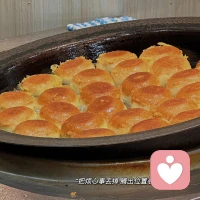 執(zhí)念這個東西一旦放下，
再重要的事都變得無關(guān)緊要了。
生活不是誰離不開誰，
而是自己能不能放過自己。
別讓過去的糾纏，
耽誤了未來的精彩。
學(xué)會釋懷，
不是軟弱，是智慧。
人生短暫，
沒必要耗在放不下的人和事上。
放下執(zhí)念，
不是放棄生活，
是找回自己。
簡單點，開心點，
人生沒有過不去的坎，
只有想不開的人。配圖