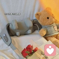 生活不易，但總有希望。不要總是活在自己的情緒里，要學(xué)會(huì)駕馭自己的情緒，讓它成為推動(dòng)我們前進(jìn)的力量，而非阻礙。每一次挑戰(zhàn)都是成長(zhǎng)的機(jī)會(huì)，每一次低谷都是反彈的起點(diǎn)。很多看似棘手的事情，其實(shí)笑一笑也就過(guò)去了。配圖