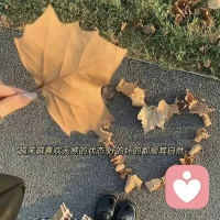 人生最好的境界：靜

人只有在靜下來的時候，才能真正看清自己，看清他人，看清這個世道。閉上眼，靜下來，把那些尖刺、掙扎、苦痛，全部放平，放空，讓自己進入一種“凡事皆可接受”的狀態，釋放、釋懷、釋然。

沒必要超脫凡塵，只需要不讓自己那么心浮氣躁。讓自己的心，安靜、堅定，逐漸純凈。對于外界的紛擾，坦然一點，看開一點，該舍棄的舍棄，該放下的放下。生活越是淺淡平靜，越是能窺見其真正的細致豐盈。

靜，從來不是單調的。靜，是另一種人生的豐富，是自我精神世界的完全滿足。讓自己身不再單薄，心不再惶恐，以一種穩定且強大的狀態，去行走于世間，無懼流言，無懼風雨，無懼他人的眼光，從容做自己。配圖