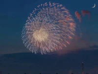 別把勁兒都使在孩子身上。如果自己充實，快樂，有情緒管理能力，孩子會模仿你的。教育從來不是要求，而是影響。配圖