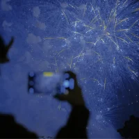 舒服的关系，总得有层“刺”护着自己。
对那些不把你当回事、只想占你便宜、甚至踩着你往上爬的人，指望用好脾气感化？那是做梦。
你必须亮出牙齿，该冷脸时就冷脸，该翻脸时就翻脸，该甩脸子时就甩脸子。