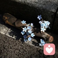 真的“狠人”，從來不是對別人狠，而是對自己的內心夠坦誠。我不認同，就不勉強，哪怕你說我不合群不懂事，我也不湊你的熱鬧。配圖