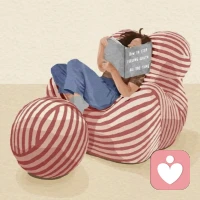 所有緣分，你不貪心，就是禮物

所有緣分，你不貪心，就是禮物。任何關系，都貪心不得，該你得到多少，你就只能得到多少，多一分貪心，就多一分自我折磨。這世間萬物，沒有什么真正屬于我們，我們只是短暫地與一切有緣者相互經過而已。

所有緣分，都承載著一段因緣。沒有緣分，你費盡心機也徒勞無功；有緣分，總會在恰當的時候水到渠成。留不住的人，求不來的物，做不到的事，或許本就不屬于此時的你。當下擁有的一切，都是此刻最完美的安排。

緣起緣滅，自有其時，當緣分已盡，不貪心，不強留，優雅地告別，為新的緣分騰出空間。當你明白萬物皆有緣，便能獲得從容和自在。來者，欣然相迎；去者，含笑相送。這來來去去之間，便是圓滿的一生。配圖