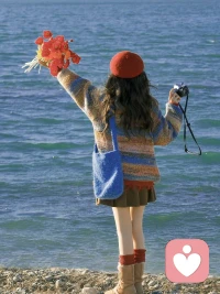 人最傷氣血的行為：久坐

《素問》有言：“久臥傷氣，久坐傷血”，不要覺得休息就能養氣血，人一旦長期久坐，氣血就會淤堵，氣不順，血不暢，該供應的氣血，全都供應不足，整個人就會徹底虛下來，大把大把地掉頭發，一夜夜的失眠，怎么歇都歇不夠。

氣血不足百病生，而久坐，最傷氣血，一直僵直在座位上，靜則生陰，淤積的不僅僅是血，還有陰暗的壞情緒。氣虛血虧，還情緒不好，雙重作用，無異于耗命。久坐，最要命的就是這個耗字，還是暗耗，看似在休息，實則在淤堵，在僵化，在停止。

人長期久坐，淤積太多，是需要宣泄的。動則生陽，坐累了，就動一動，走一走，不必大動，伸伸腰，散散步，跑一跑，出出汗，讓氣血通暢，讓情緒外放。人到中年，動起來，真的能救命，要讓自己有活氣，而非久坐生腐，讓自己毀于疏忽和懶惰。配圖