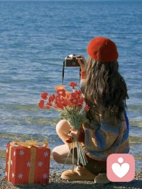 女性成長捷徑：擁有資本視角

你的生命，就是你的“一人有限公司”

請你從現在開始，把自己想象成一家公司，一家名為“你”的有限公司。

你的時間、精力、情緒、智慧、健康、甚至美貌，就是你這家公司的核心資本。

你的目標，不是去當一個誰的“賢妻良母”，也不是去當一個忍辱負重的“老好人”，而是作為你這家公司的CEO，去實現一個最終極的目標：讓你的總資本增值。

任何讓你總資本貶值的行為，都是在讓你“公司”破產。

擁有資本視角，你就會明白，最好的愛情，是一場成功的“并購重組”。

兩個獨立、健康的“公司”強強聯合，資源共享，風險共擔，最終實現了“1+1>2”的共贏。

而糟糕的關系，是一場“惡意收購”，對方只想榨干你的資源，讓你最終被“ST退市”。

像頂級投資人一樣，“止損”和“加倉”

你要像一個CEO一樣，去經營你的健康，投資你的大腦，管理你的情緒，配置你的時間。

自己就是一家公司，如何讓他變得更好，要不斷的投資自己。配圖