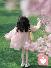 你撑得住，就配得上

“欲戴其冠，必承其重”，不想安于现状，想要更好一点，就要能抗，能撑。每个人变强之前，都会经历一个“没人帮，没人管，静静崩溃，默默自愈”的阶段，这个阶段非常关键，是“脱胎换骨”期，艰难走的每一步，都算数。

人这一生的苦，都有定数，到了该吃苦的时候，怎么躲也躲不过，既然躲不过，就要撑下去，熬过今天，熬过此刻。任何事，都有一个临界点，撑过去了，就会豁然开朗，只要努力配得上野心，人便可肆意生长。

最怕的是，既想要过好日子，又不想付出任何，不想付出任何，又反复抱怨现状。做人，不能太贪，要坦然面对现实：撑得住，就配得上优秀，撑不住，就要甘于平庸。实在撑不住了，过差点，也别太颓废，人人都有路，无需比较，只需无悔。配图