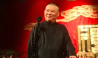 沒事聽聽郭德綱。生活除了搬磚上學，除了煩惱開心，還有無聊。相聲能修平生活的很多道路，作用大著呢。配圖
