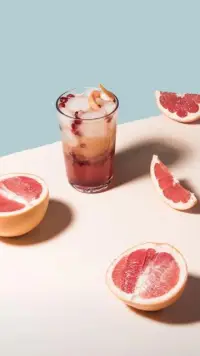 一段傷你錢的關系，早晚會傷你的心。假如一個人因為你跟他談錢而覺得自己受了傷害，甚至表現出瞧不起你，那么這個人就不用深交了，他要么貪婪，要么虛偽。 那種口口聲聲要求別人只談感情不談錢的人，其實把感情看得一文不值。如果看重彼此的感情，他怎么可能會只盯著自己的利益，不顧你的難處呢？那些情比金堅的關系，往往在金錢上做到了銀貨兩訖，清清爽爽。 ” 
    談錢并不傷感情，因為談的是錢，看的卻是人品配圖