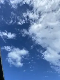 愿你的心情像今天的藍(lán)天白云一樣美好配圖