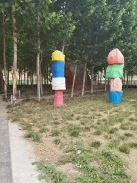 歷史真的十分重要
了，因為它此時就與我們同在，
特別是那些如今依然存活卻被遮蔽的過去，
它們對我們日常生活造成的沖擊，我們渾然不覺。
那些在生活常軌上遭遇危機的人，
必須完整的面對他昔日的一切，
就如同神經官能癥患者必須全面挖掘他個人的生活一樣：
久被遺忘的過往創傷，
對于那些毫無所覺的人，極可能會造成嚴重的后果。

---孟福（Lewis Mumford，1895-1990），《人類的處境》（The Condition of man）配圖