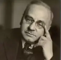 Alfred Adler

1、对别人不感兴趣的人，他一生中遇到的困难最多，对别人的伤害也最大。所有人类的失败，都出于这种人。
2、应付生活中各种问题的勇气，能说明一个人如何定义生活的意义。
我们每个人都有不同程度的自卑感，因为我们都想让自己更优秀，让自己过更好的生活。
3、当一个人遇到无法解决的问题却深信自己能够解决时就会表现出自卑情节。
4、世界很单纯，人生也一样。不是世界复杂，而是你把世界变复杂了。
5、没有一个人是住在客观的世界里， 我们都居住在一个各自赋予其意义的主观的世界。