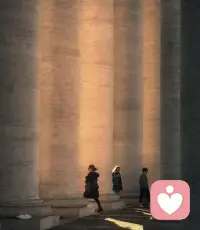 “ 所有关系都是镜子，照见你尚未与自己和解的部分。”