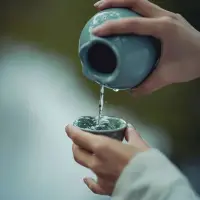 真正的修行，最后就是一個路子：行愿。
什么叫行愿？就是修正自己的心理行為。
我們的思想，起心動念是沒有發出來的行為，一切的行動則是思想的發揮。
?佛家要求我們起心動念，內在的思想行為要轉變。但據我所知，一個個的心行都沒有絲毫動搖，太可怕了。為什么不能證果？是自己心理的結沒有打開，八十八結使的結，根深蒂固。
——南懷瑾《如何修證佛法》配圖